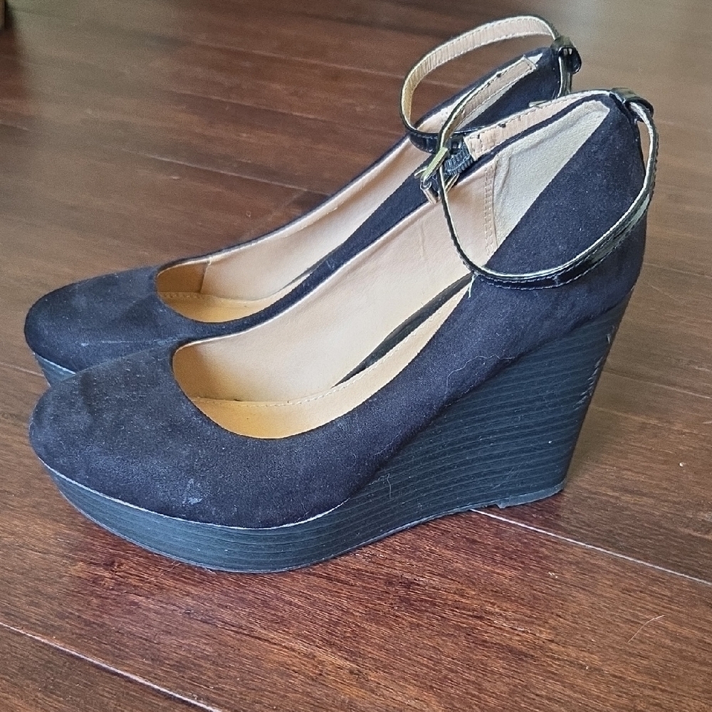 Black Wedge Heels
